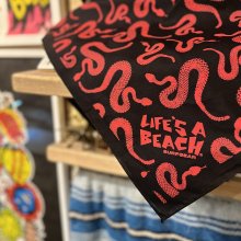 他の写真1: ※フリー在庫【 Life's a Beach 】SNAKE PATTERN BANDANA / RED