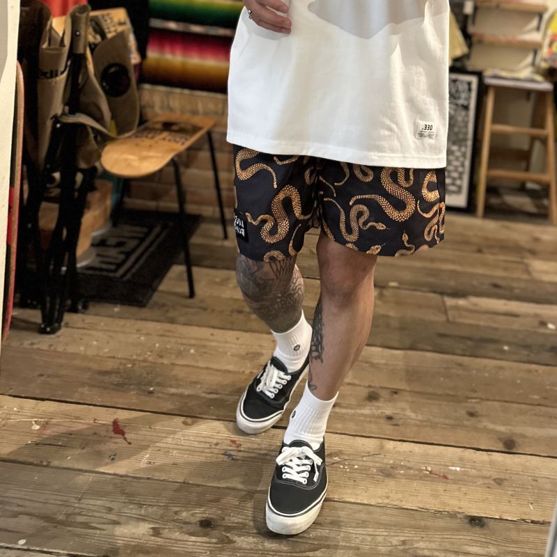 画像: 【 Life's a Beach 】SNAKE PATTERN SHORTS / BLACKxORANGE