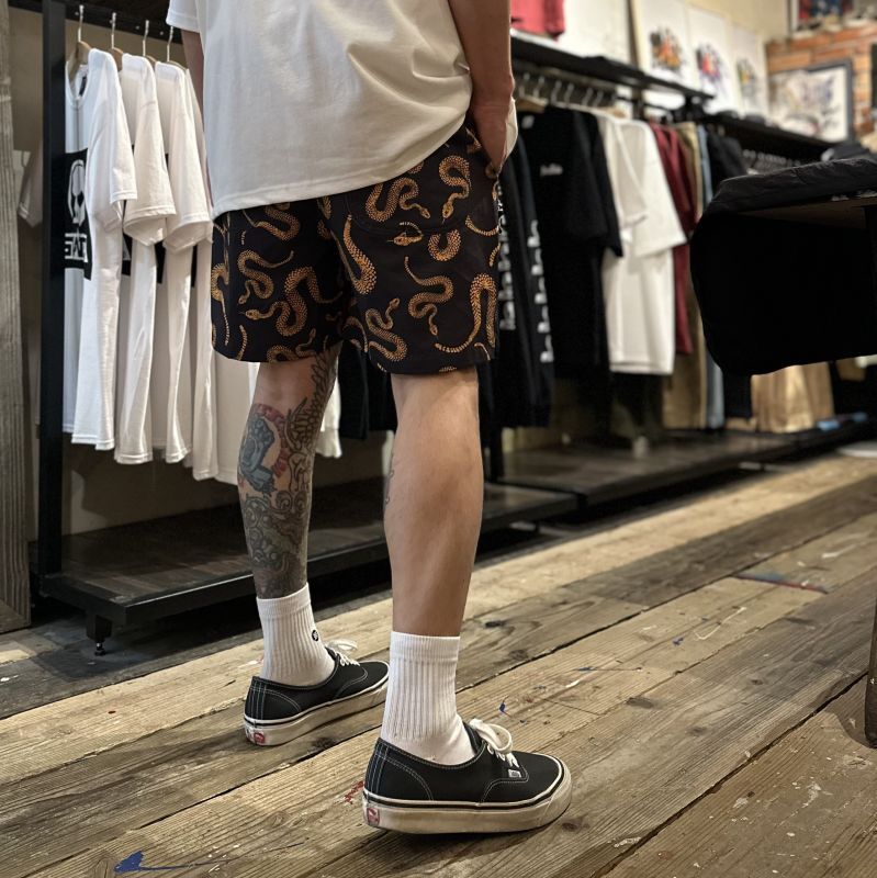 画像: 【 Life's a Beach 】SNAKE PATTERN SHORTS / BLACKxORANGE