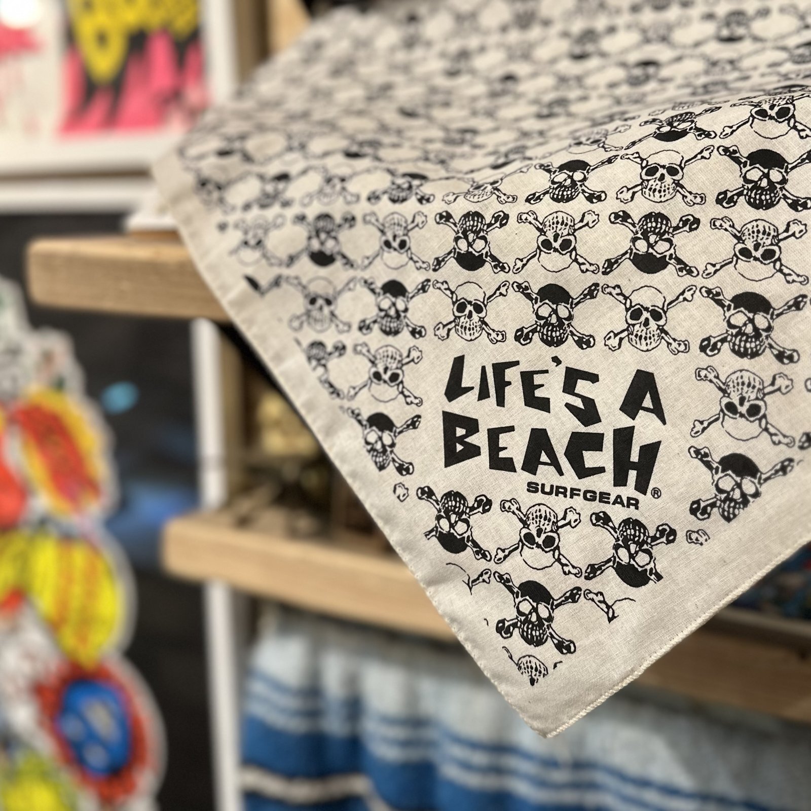 画像: ※フリー在庫【 Life's a Beach 】80's SKULL BANDANA