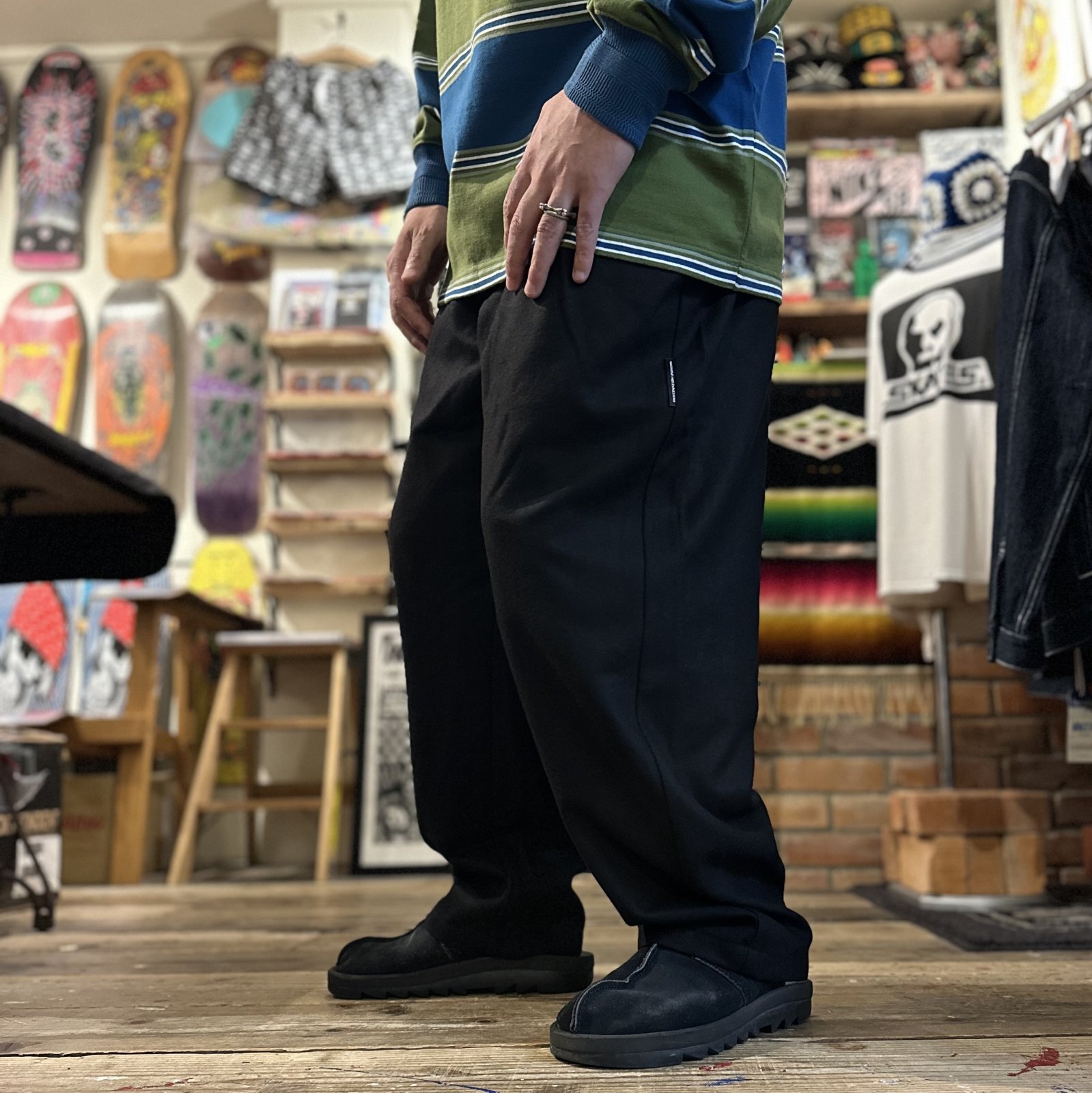 画像: 【 Liberaiders 】ONE TUCK WIDE WOOL PANTS / BLACK