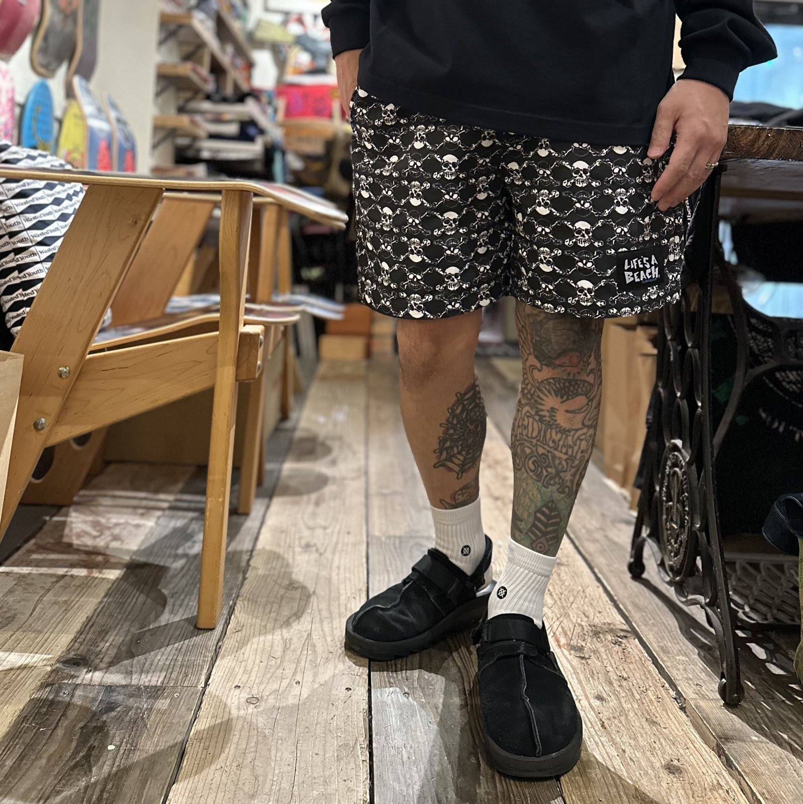 画像: 【 Life's a Beach 】SKULL PATTERN SHORTS