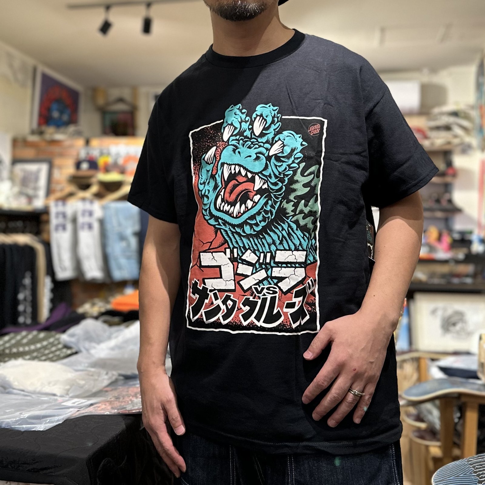 画像: 【 Santa Cruz Skateboards 】GODZILLA vs SANTA CRUZ / GODZILLA HAND FRONT TEE