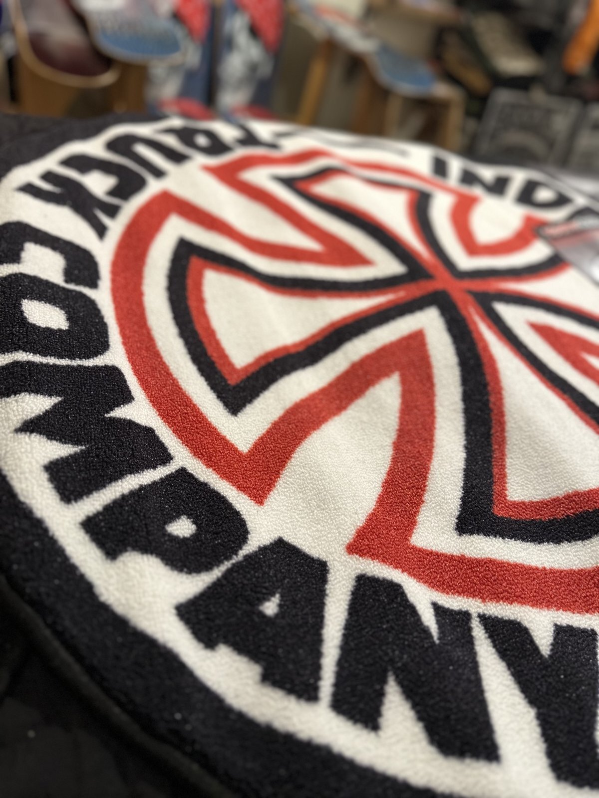 画像: ※2013年製【 Independent Trucks 】CROSS LOGO RUG MAT