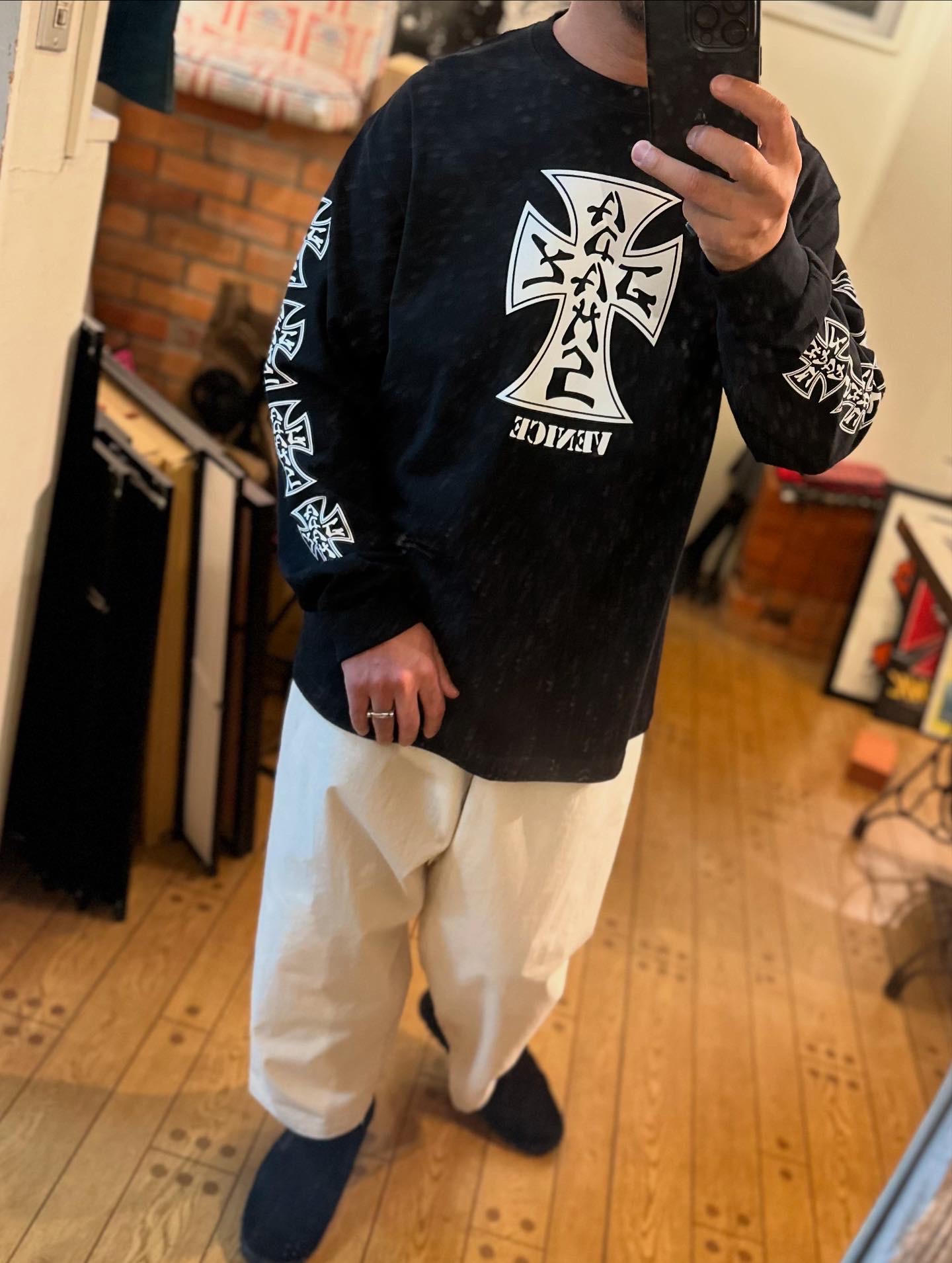 画像: ※7/21予約締切【 Jay Adams x QEESKULL by Jim Phillips 】VENICE STYLE L/S TEE（ BLACK ）