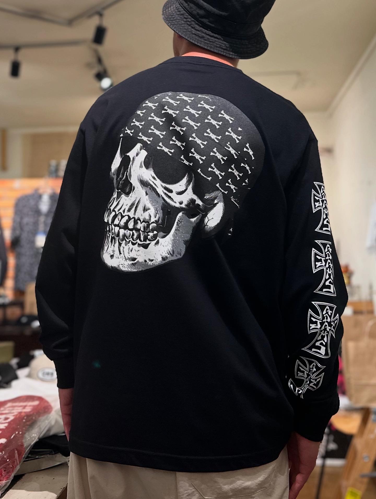画像: ※7/21予約締切【 Jay Adams x QEESKULL by Jim Phillips 】VENICE STYLE L/S TEE（ BLACK ）