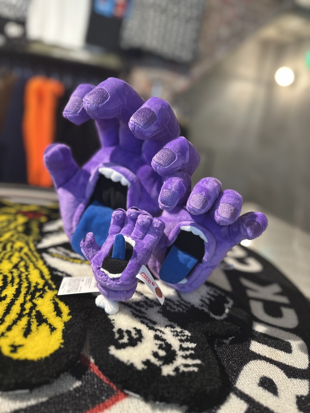 画像: 【 Santa Cruz Skateboards 】NICI x SCREAMING HAND 25cm