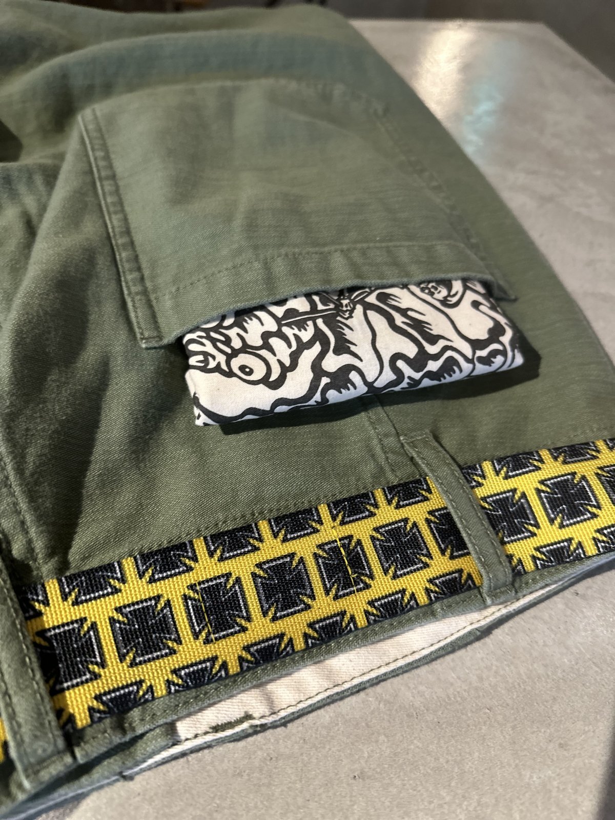 画像: ※予約受付中【 Qee 24周年限定アイテム 】" TARANTULA 2 " by Jimbo Phillips  / BANDANA