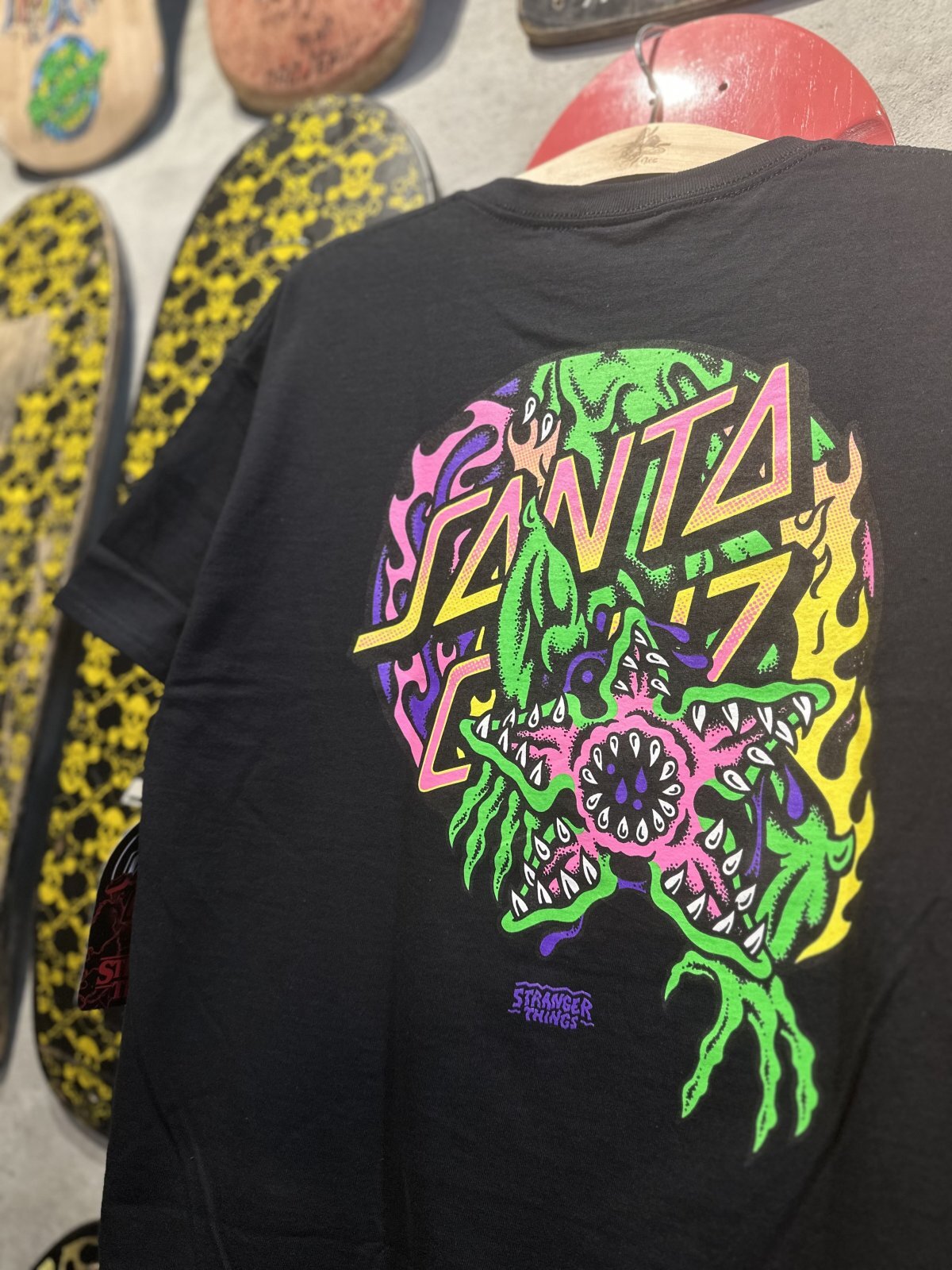 画像: 【 Santa Cruz Skateboards 】SANTA CRUZ x STRANGER THINGS / DEMOGORGON TEE
